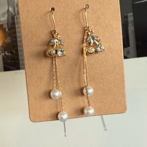 Boutique Gold Pearl Dangle Earrings Thred Back